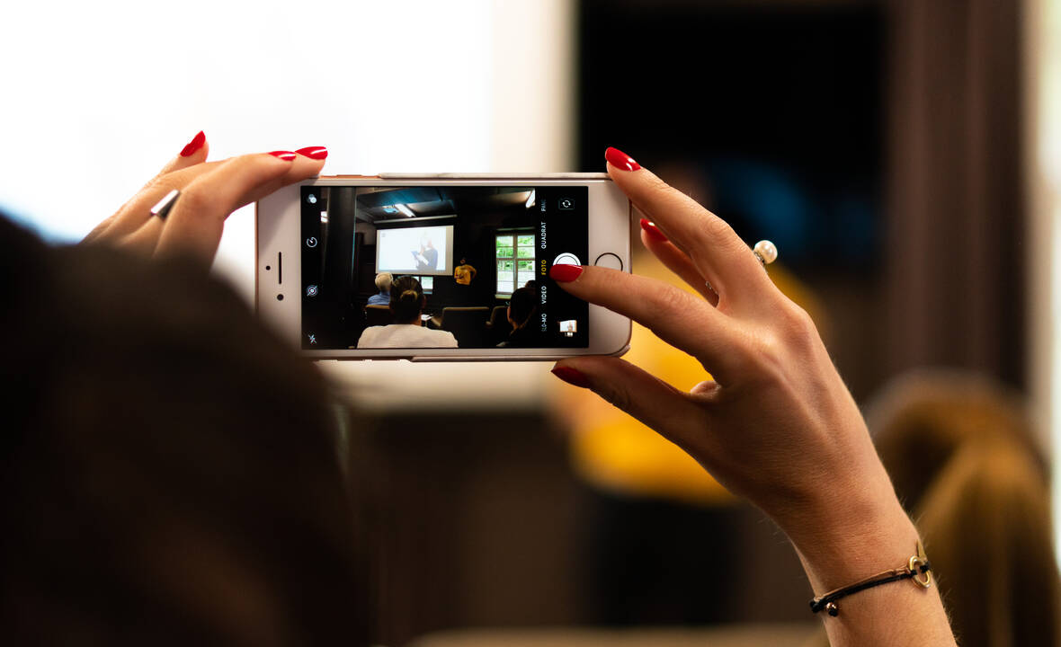 Für gute Fotos reicht oft schon ein Smartphone. Bearbeitung Social Media Bilder