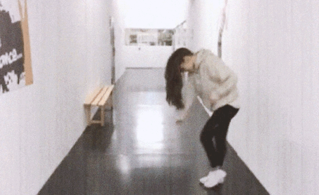 Julia liebt das Tanzen. Für uns hat sie im Praktikum eine Vielzahl an GIF's zum Tanzen gebracht.  MASSIVE ART Animationen richtig erstellen – wie ich bei MASSIVE ART die GIF's tanzen ließ