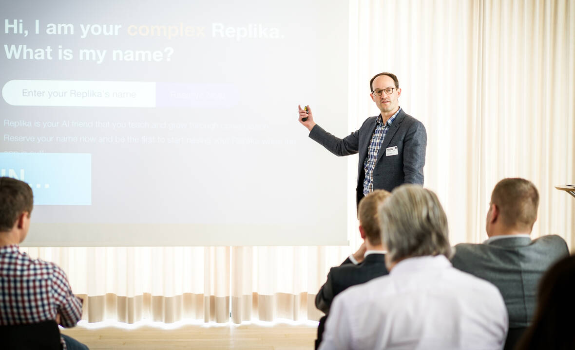 David Mattin präsentiert beim Digital first-Event seine 5 Trends für die digitale Zukunft. MASSIVE ART Digital first-Event: Impulse für eine digitale Zukunft David Mattin