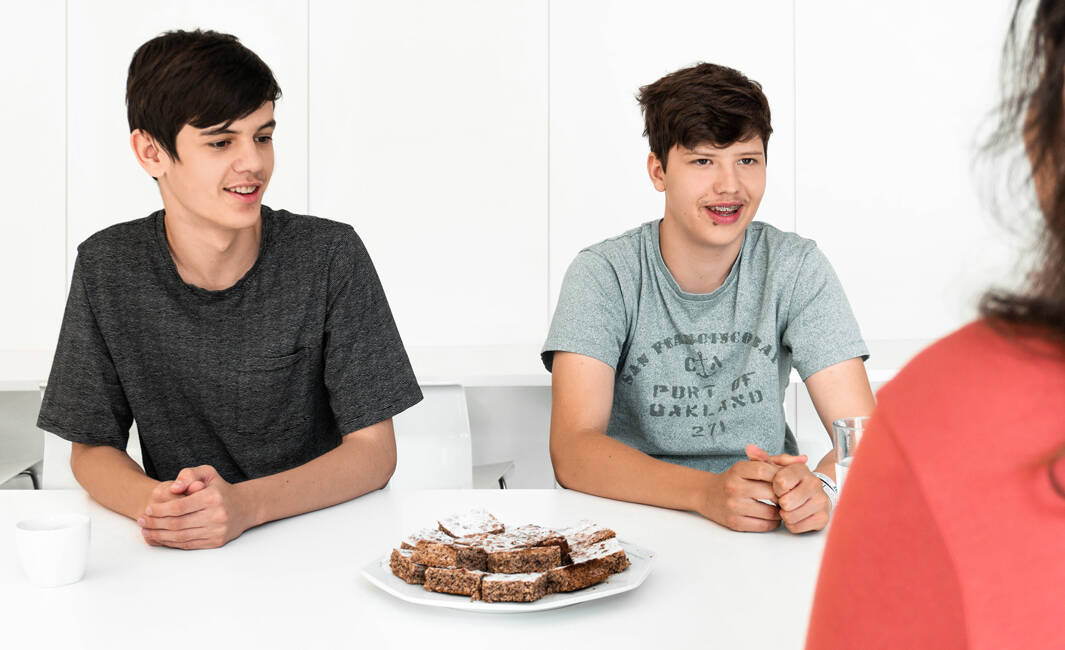 Lorenz und Jakob während des Kreuzverhörs ;). Praktikum Jakob & Lorenz