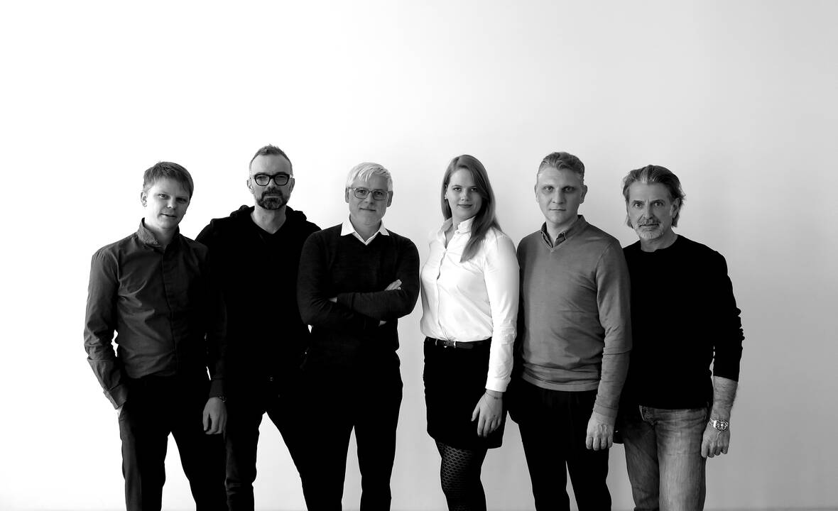 v.l.n.r. Oliver Pretz (E-Business Strategist, MASSIVE ART), Daniel Gantner (CEO gantnerundenzi), Rainer Schönherr (CEO MASSIVE ART), Marisa Langer (Account Managerin, MASSIVE ART Wien), Bernd Hepberger (CEO MASSIVE ART), Markus Enzi (CEO gantnerundenzi) Agenturkooperation-MASSIVE-ART-und-gantnerundenzi