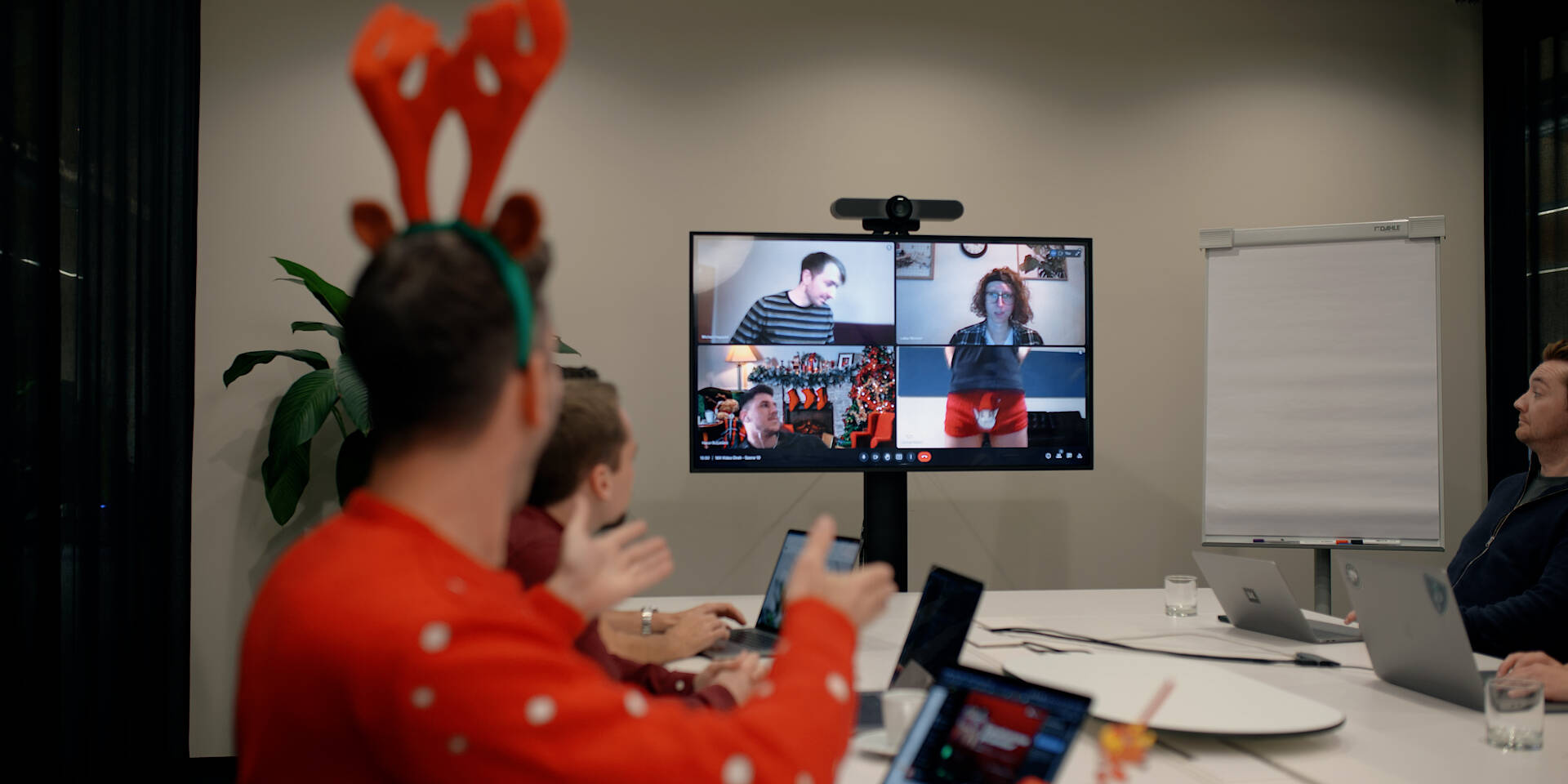 12 Days of Christmas by MASSIVE ART - Day 10a