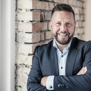 /Dejan_Mastrapovic_swisscomAG /Dejan_Mastrapovic_swisscomAG