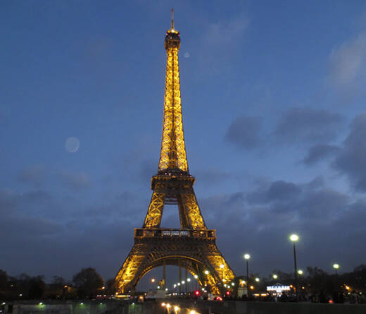 MIT MAGENTO IN PARIS - Eifelturm MIT MAGENTO IN PARIS - Eifelturm
